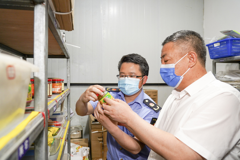 兩部門檢查高考期間餐飲、衛(wèi)生安全