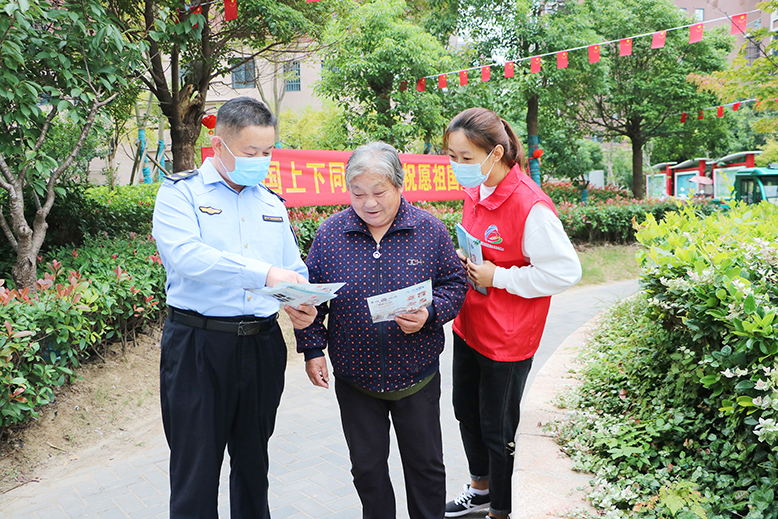 縣文廣旅局舉行“文明旅游喜迎國慶”宣傳活動